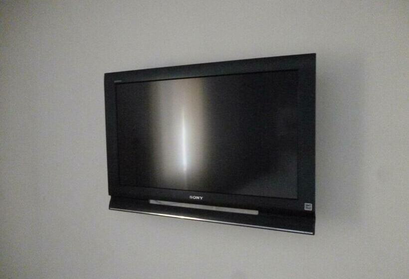 غرفه قياسيه سريرين مزدوجين, Wheel Inn Motel