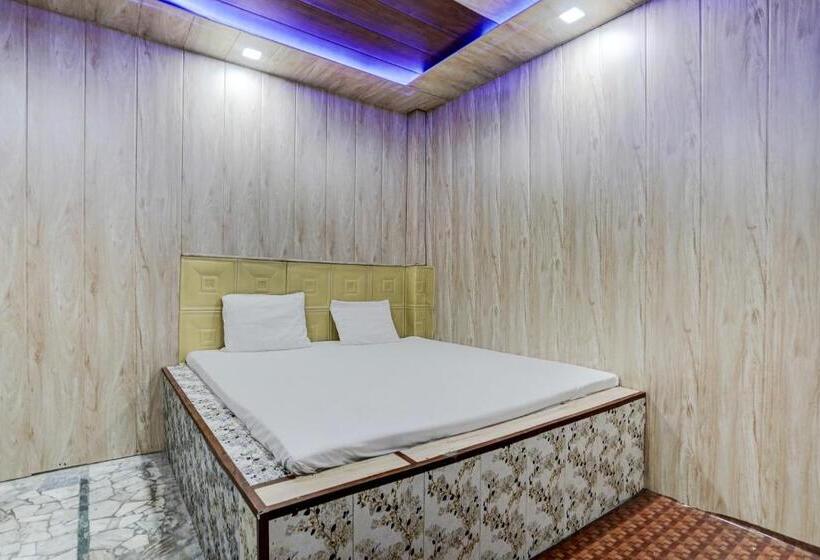 חדר קלאסי לשלושה, Oyo Hotel Aryawart Galaxy