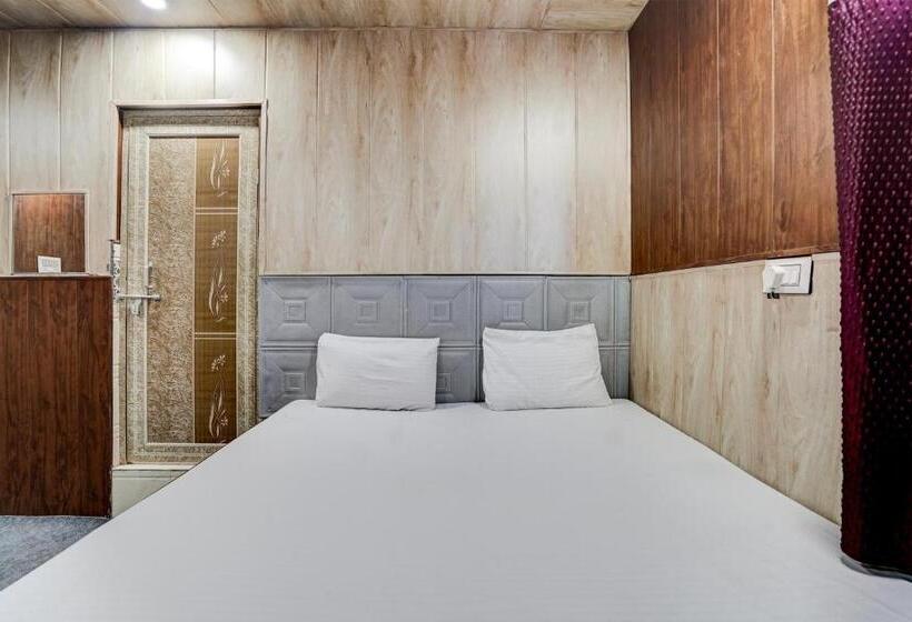 חדר קלאסי לשלושה, Oyo Hotel Aryawart Galaxy