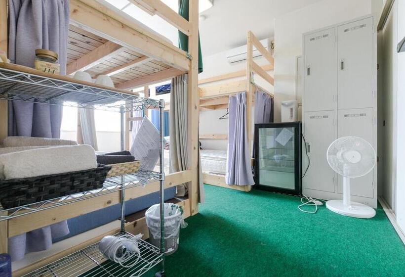 اتاق استاندارد چهارنفره با سرویس بهداشتی مشترک, Travellersdou Kirinya