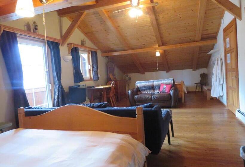 חדר סטנדרט עם מרפסת, Alpenglow Bed And Breakfast