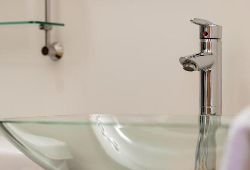 חדר סטנדרט עם מיטת קינג, Canyon Ridge Lodge