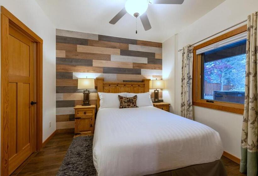 חדר סטנדרט עם מיטת קווין, Canyon Ridge Lodge