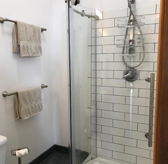 スイート, Moon And Sixpence