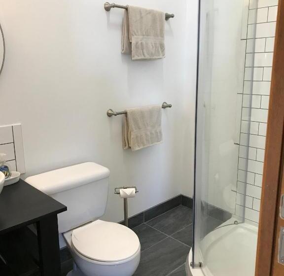 スイート, Moon And Sixpence