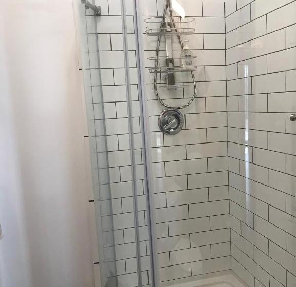 スイート, Moon And Sixpence