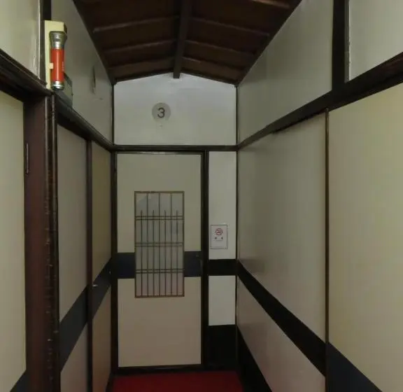 バスルーム共有のシングルスタンダード, Komecho Ryokan