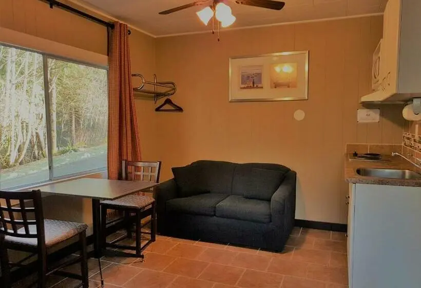 Standard-studio, Malahat Bungalows Motel