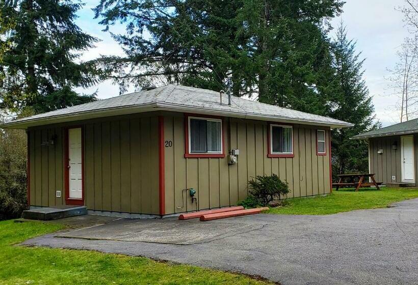 带2个卧室的标准洋房, Malahat Bungalows Motel