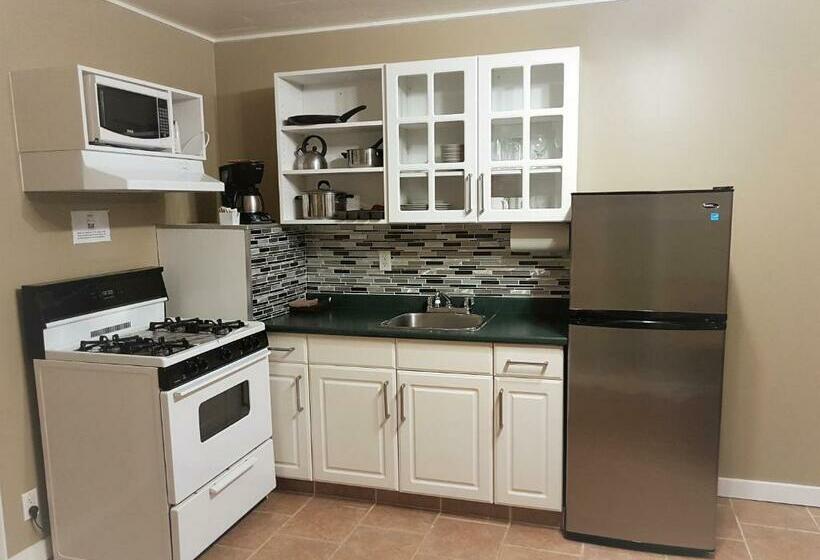 带2个卧室的标准洋房, Malahat Bungalows Motel