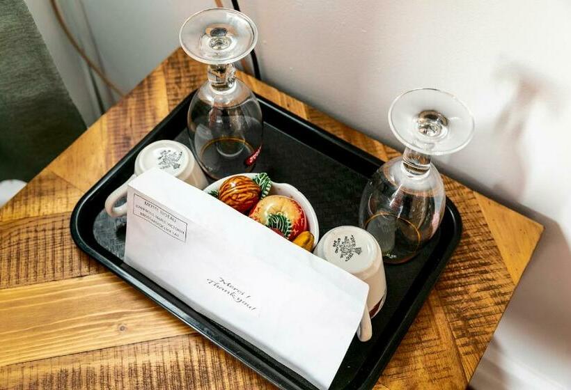 디럭스 룸, Motel Rideau