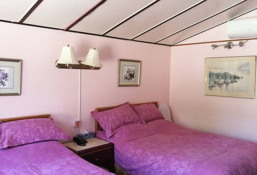 스탠다드 룸 더블 침대 2개, Motel Rideau