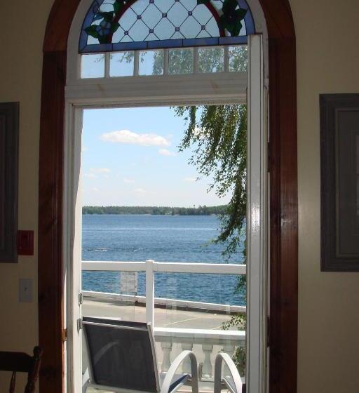 Люкс, Boathouse Country Inn