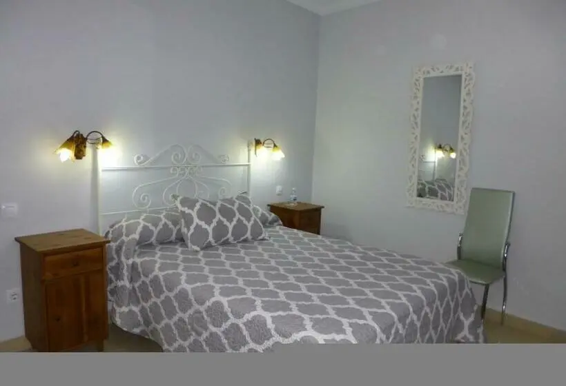 Standard Kolmen Hengen Huone, Hostal Virgen Del Rocio