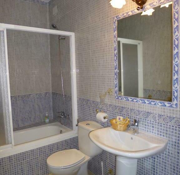 Номер Стандарт, Hostal Virgen Del Rocio