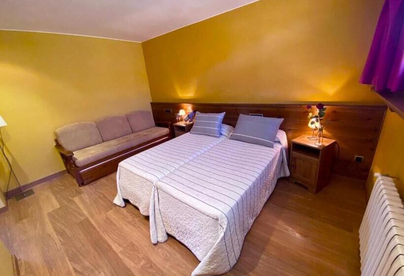 Четырехместный Номер Стандарт, Campalans Hotel Rural Bungalows Mobilhomes