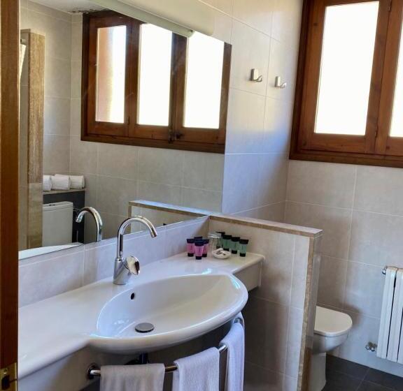 Четырехместный Номер Стандарт, Campalans Hotel Rural Bungalows Mobilhomes