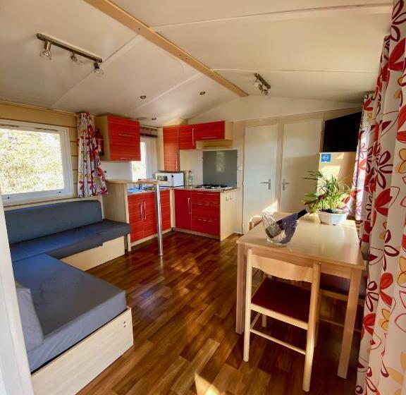 Дом 1 Спальня, Campalans Hotel Rural Bungalows Mobilhomes