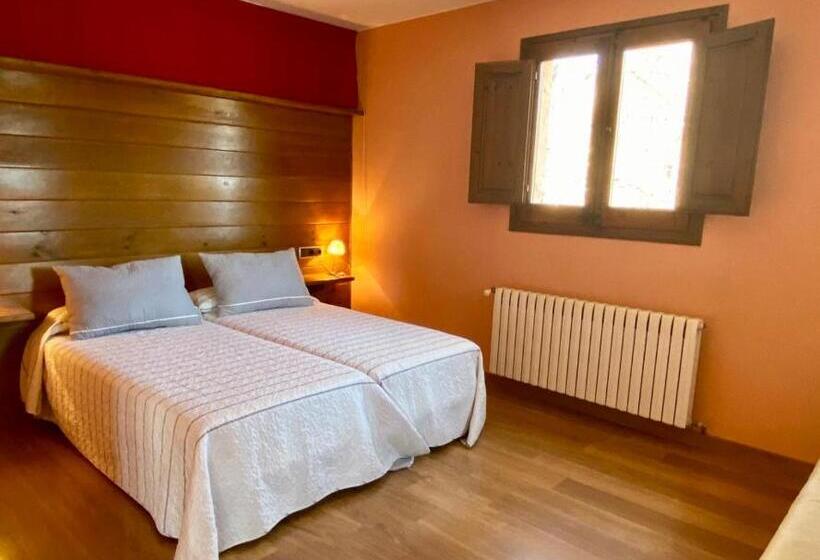Четырехместный Номер Стандарт, Campalans Hotel Rural Bungalows Mobilhomes