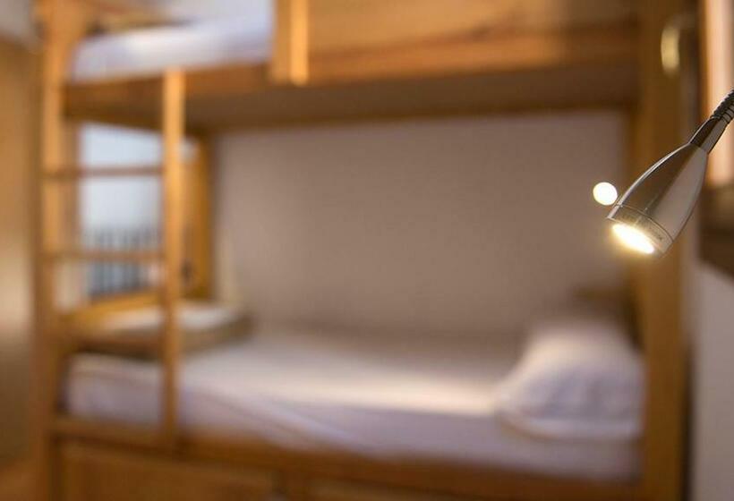 Четырехместный Номер Стандарт, Crux Albergue