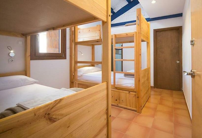 חדר סטנדרט לארבעה, Crux Albergue