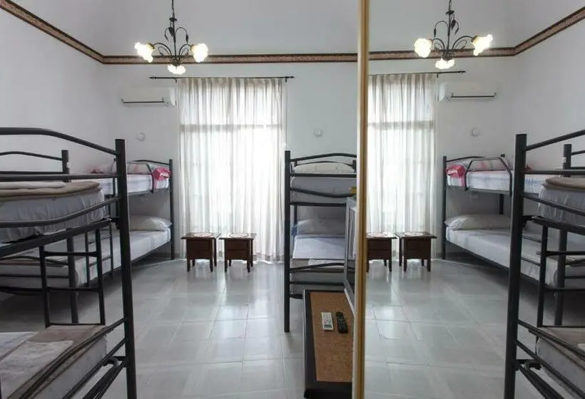 共同バス付シェアルーム, Extrenatura Alojamiento Albergue   Hostel
