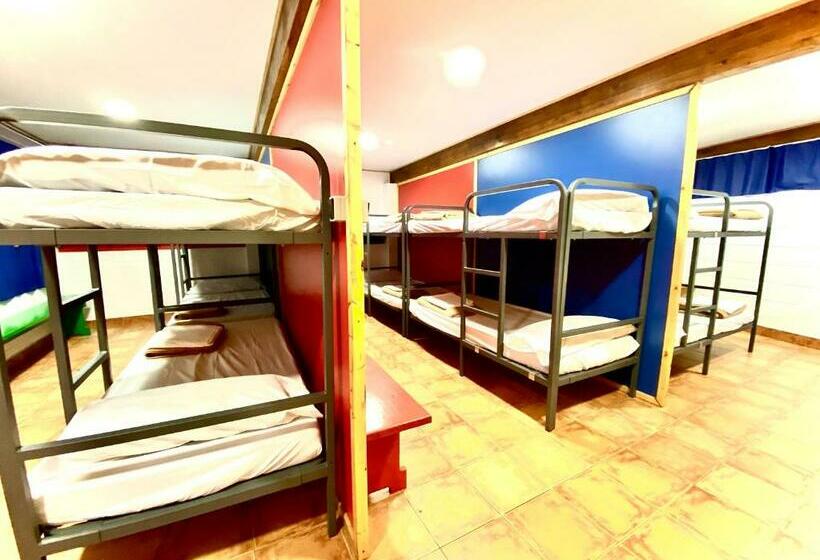 Кровать в Общей Комнате, Hostel Albergue Paradiso