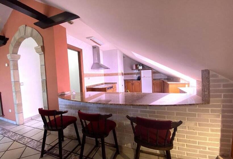 דירת חדר נוף לבריכה, Hostel Albergue Paradiso