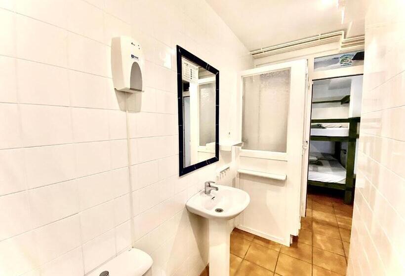 חדר סטנדרט לארבעה, Hostel Albergue Paradiso