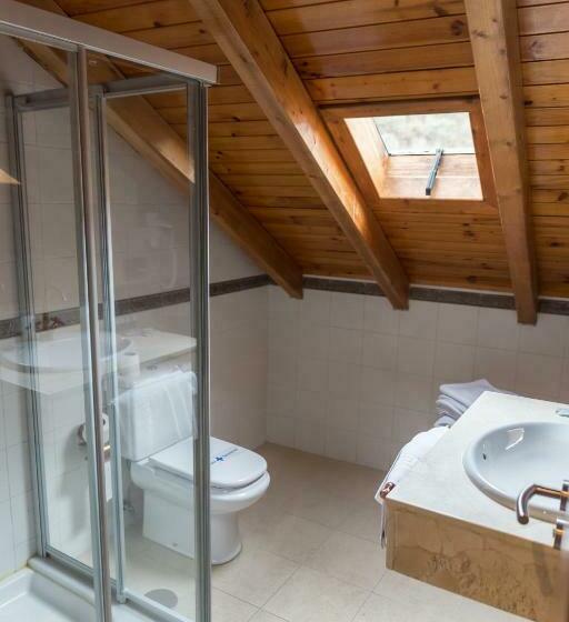 חדר סטנדרט לשלושה, Ambasmestas