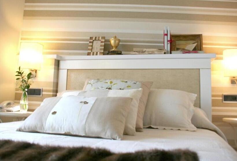 חדר בסיסי, Castillo De Alquézar