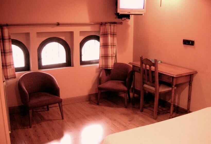 חדר סטנדרט יחיד, Mauleon