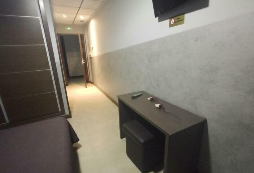 اتاق استاندارد, Nuñez Tomelloso