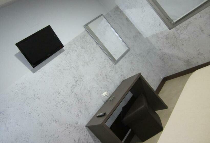 اتاق استاندارد, Nuñez Tomelloso