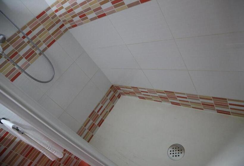 اتاق استاندارد, Nuñez Tomelloso