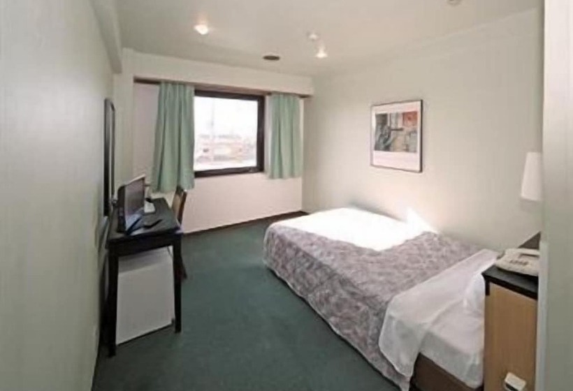 标准单人间, Yutaka Wing