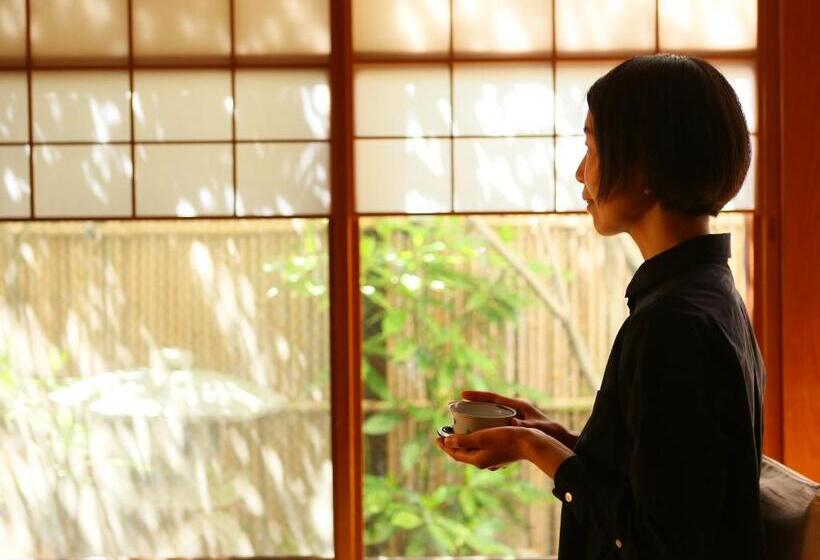 Quarto Quadruplo Estandar Banheiro Compartilhado, Fukashiso