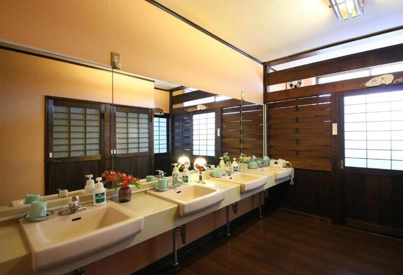 Quarto Quadruplo Estandar Banheiro Compartilhado, Fukashiso