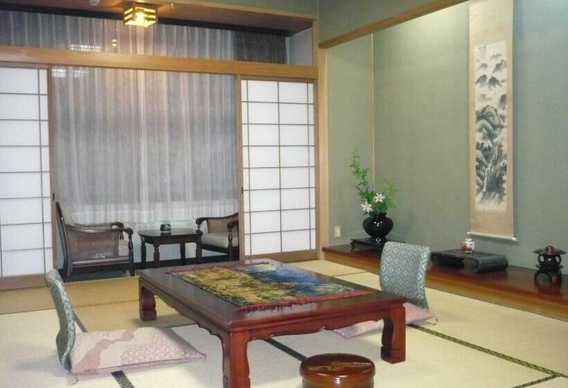 Номер Стандарт, Gokayama Onsen Akaokan