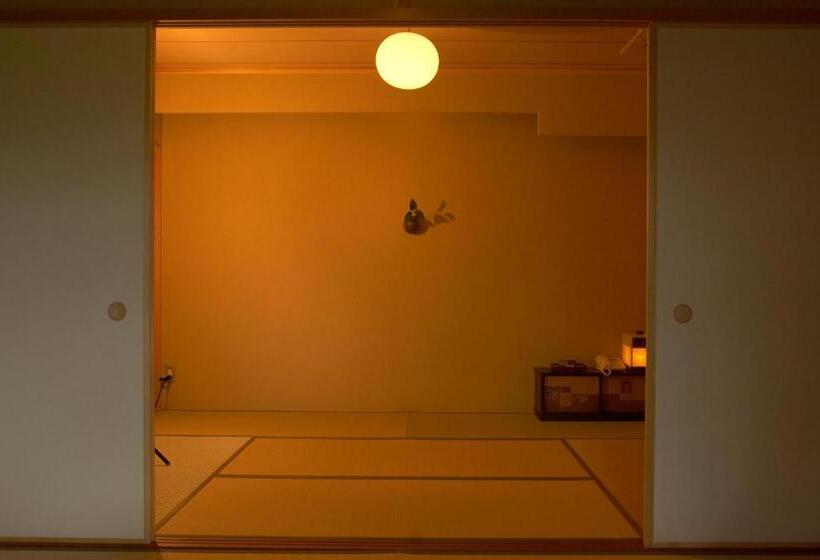 סוויטת סופריור, Sekitei