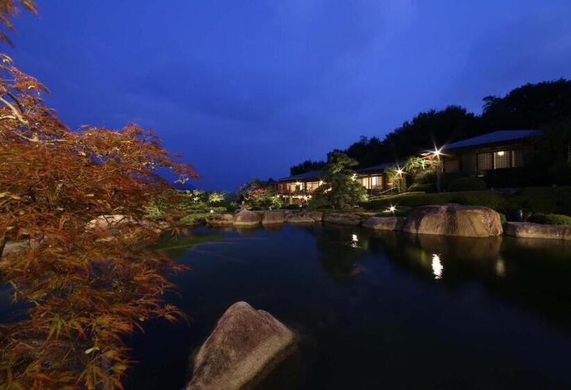 סוויטה דלוקס, Sekitei