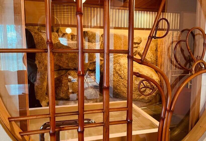 סוויטת ג'וניור, Sekitei