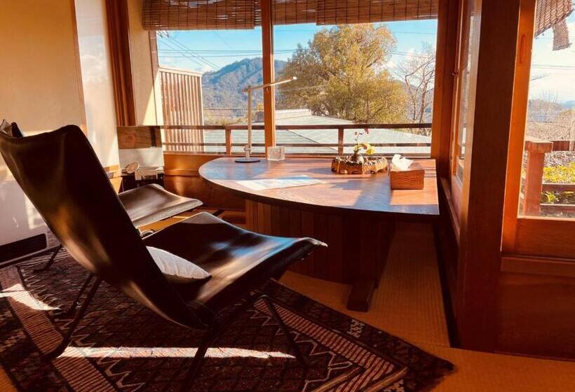 סוויטה אקזקיוטיב, Sekitei