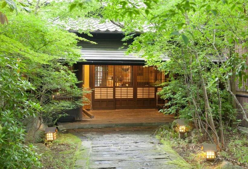 חדר סטנדרט חדר אמבטיה משותף, Yamashinobu