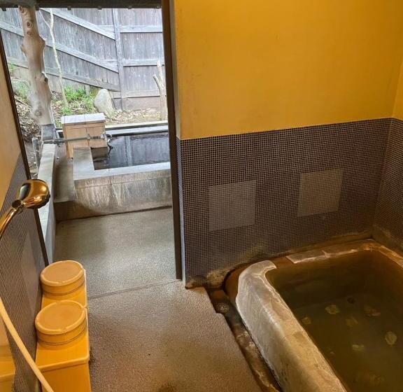 חדר סטנדרט, Yamashinobu