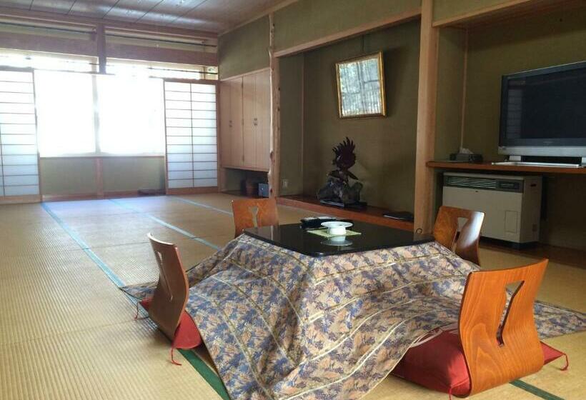 Номер Стандарт Четырехместный Совместный Санузел, Yudanaka Onsen Yamazakiya