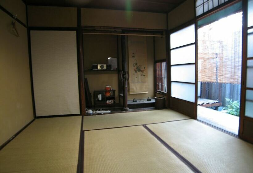 חדר סטנדרט, Small World Guest House   Hostel