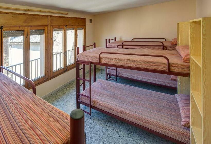 חדר משפחתי, Alberg Anna Maria Janer