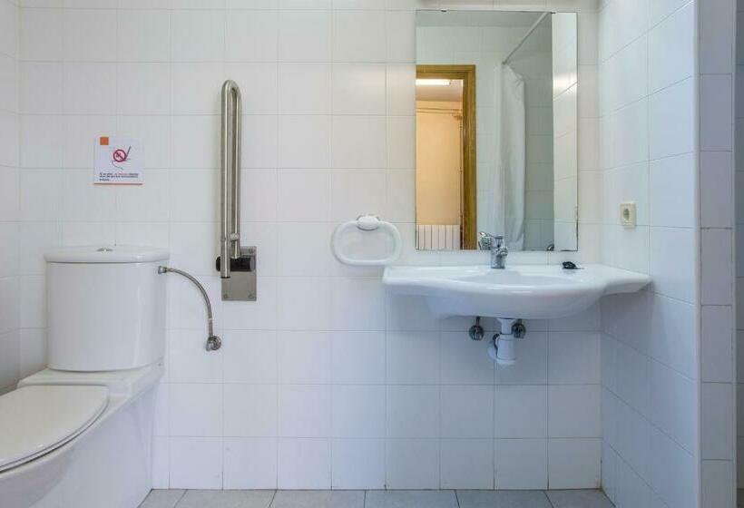 חדר משפחתי, Alberg Anna Maria Janer