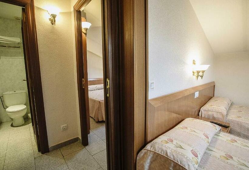 4인용 스탠다드 룸, Hostal Plaza